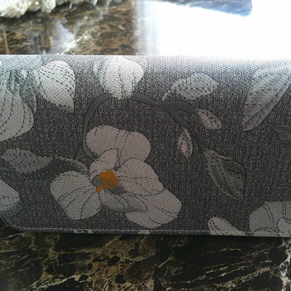 Womans Wallet - Flower Print - Picture 1 of 7
